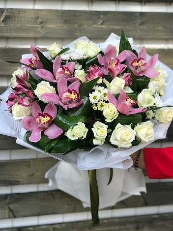 Букет цветов из: Розы и Хризантемы в Степной