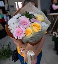 Букет цветов из:  Герберы, Розы и Хризантемы в Степной