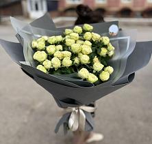 Букет Белые кустовые розы Солинеро в Степной